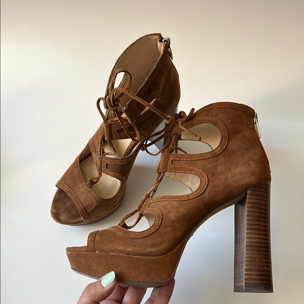 VINCE CAMUTI Kamaye Ghillie Brown Suede Lace-Up Women's Heels 9 - Picture 2 of 8